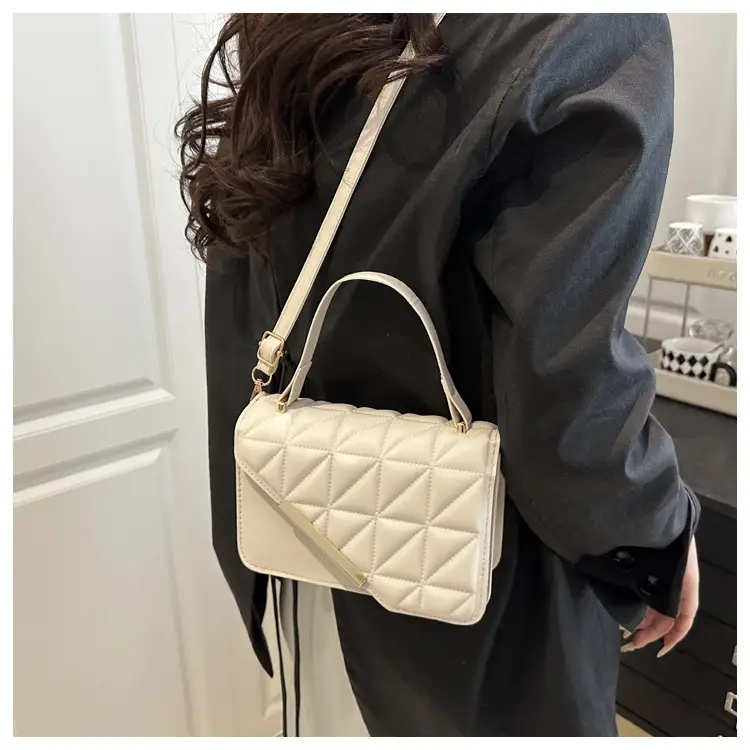 Trendy Quilted Square Handbag for Women 2025 — feature 16