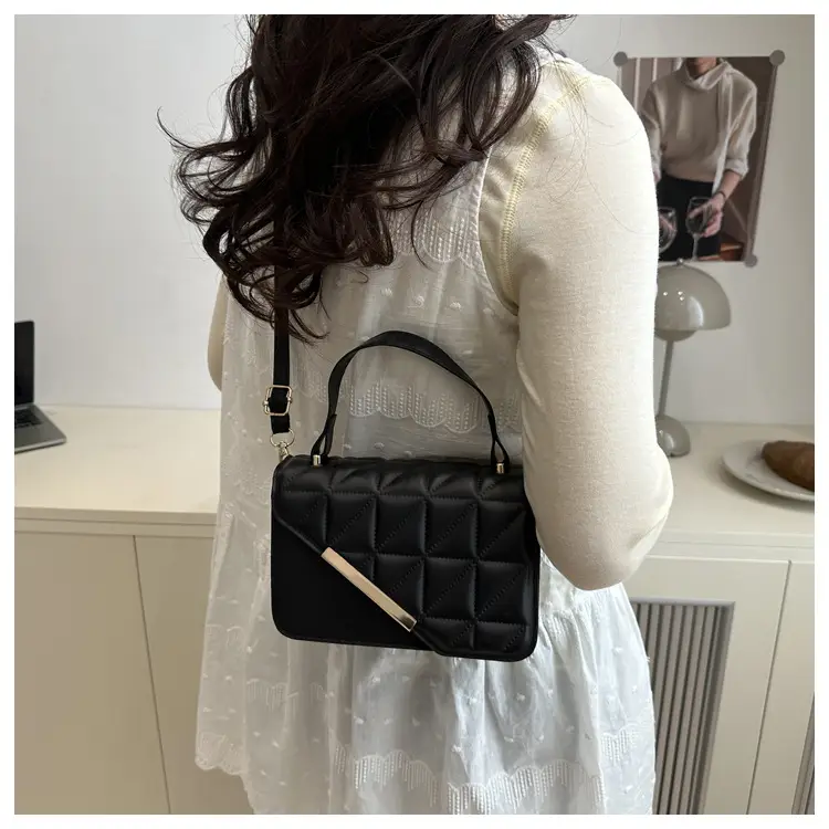 Trendy Quilted Square Handbag for Women 2025 — feature 21
