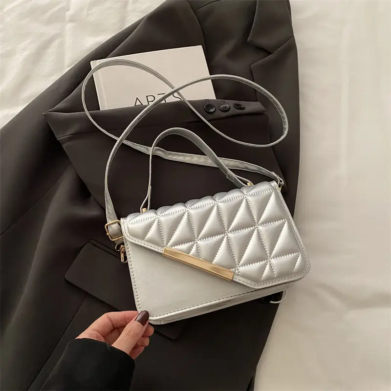Trendy Quilted Square Handbag for Women 2025 - Image 4