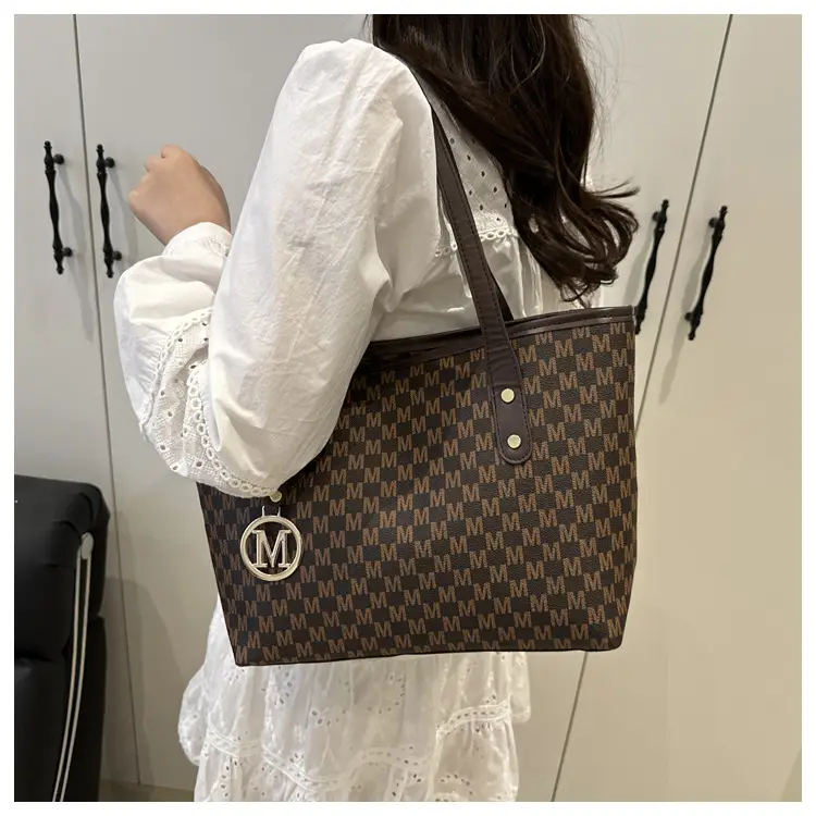 Large Capacity Women's Trendy Shoulder Bag 2025 — feature 14