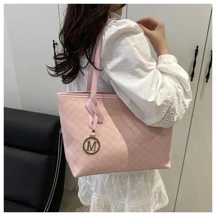 Large Capacity Women's Trendy Shoulder Bag 2025 — feature 15