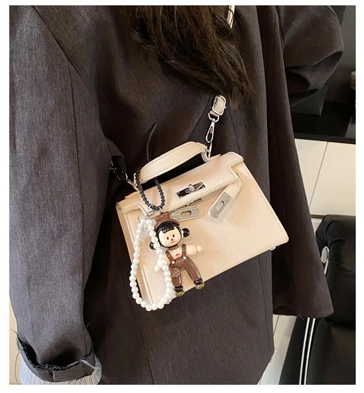 Red Women's Shoulder Crossbody Bag 2025 Fashion — feature 2