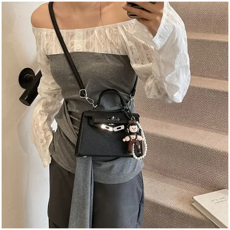 Red Women's Shoulder Crossbody Bag 2025 Fashion — feature 21
