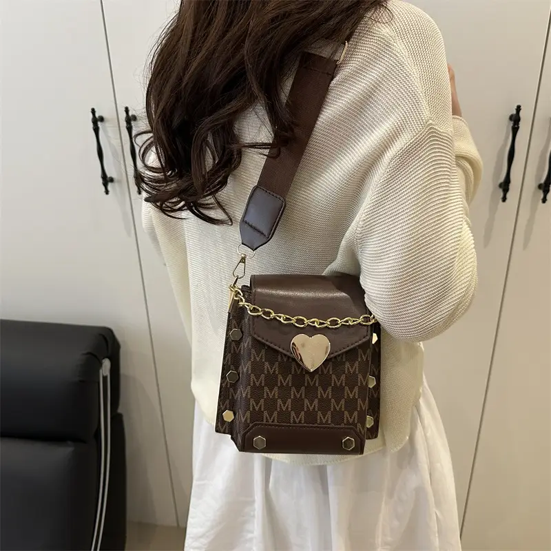 Pink Gold Chain Shoulder Bag for Women 2025 - Image 8