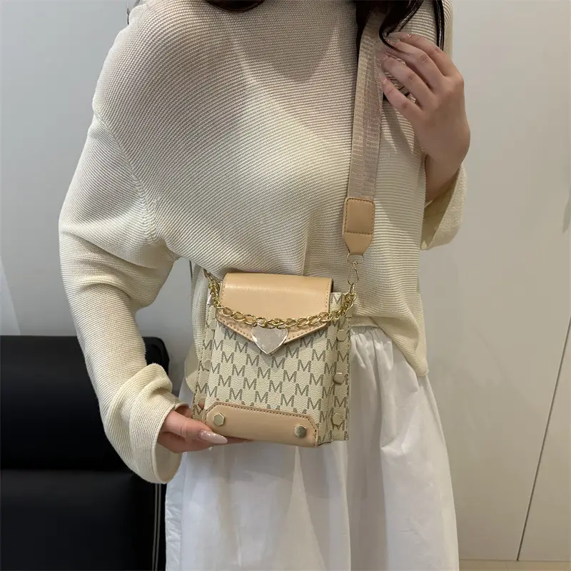 Pink Gold Chain Shoulder Bag for Women 2025 - Image 9