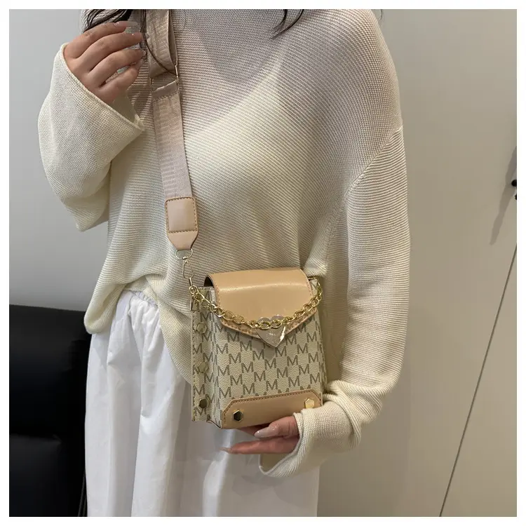 Pink Gold Chain Shoulder Bag for Women 2025 — feature 16