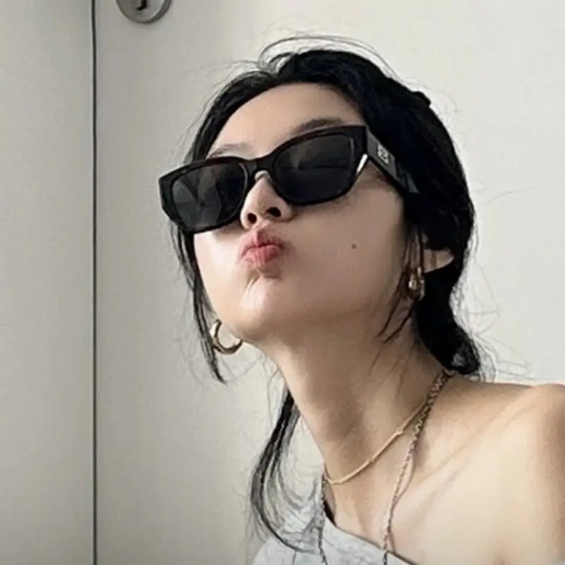 Retro Cat-Eye Sunglasses Black Brown Tinted 2025