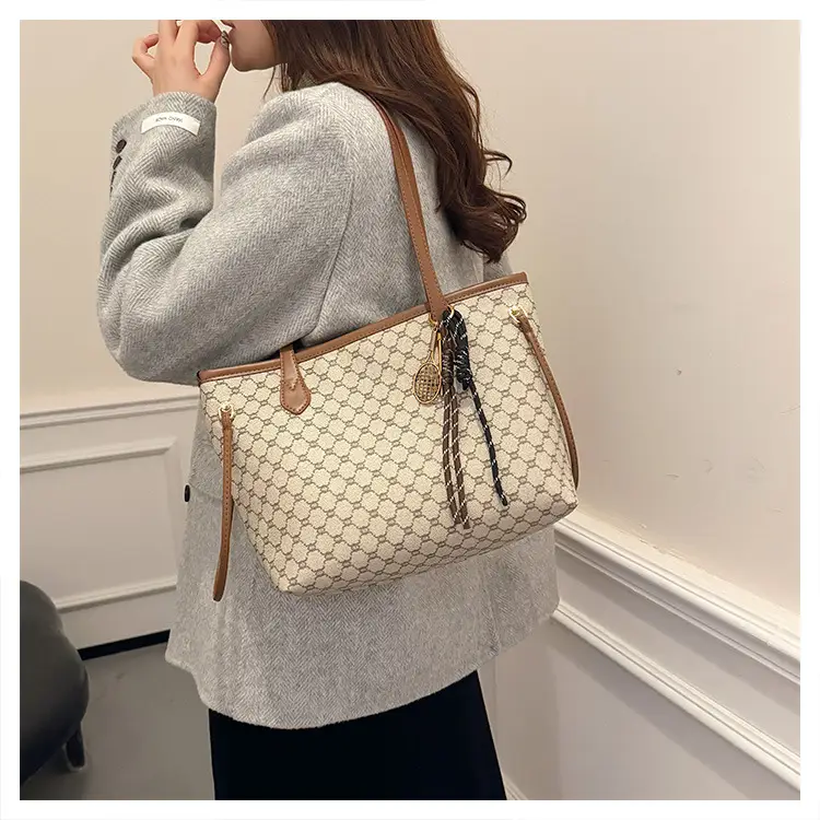 2026 Trendy Tote Bag with Vintage Print & Leather Handles — feature 14