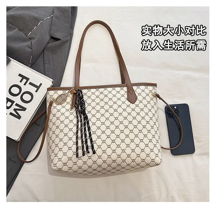 2026 Trendy Tote Bag with Vintage Print & Leather Handles — feature 5