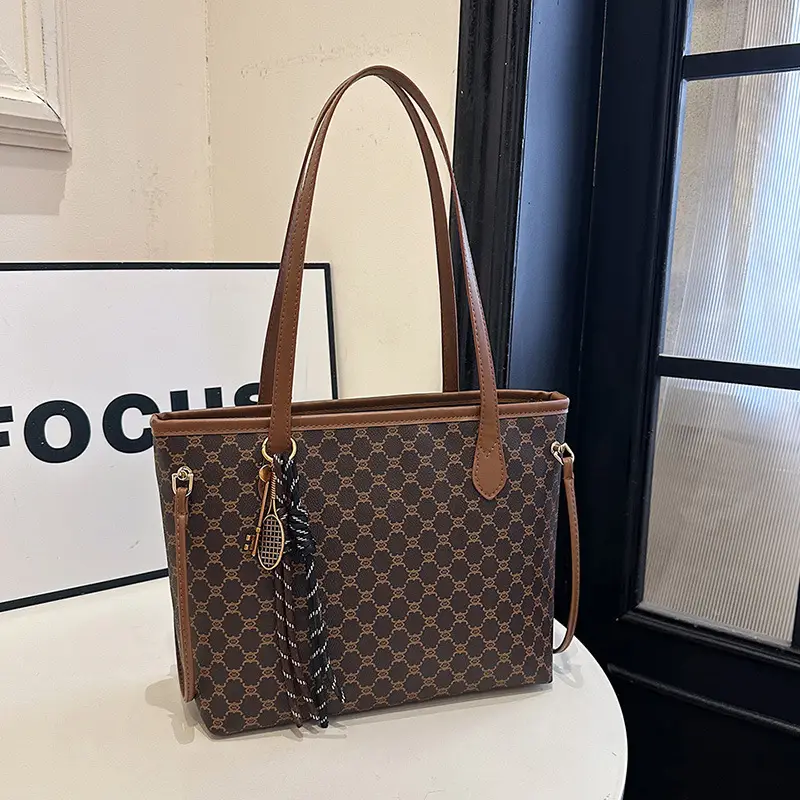 2026 Trendy Tote Bag with Vintage Print & Leather Handles - Image 3