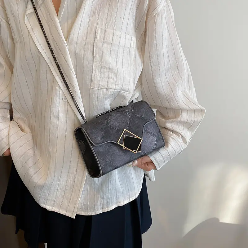 Women Retro Chain Crossbody Bag White 2025 - Image 6