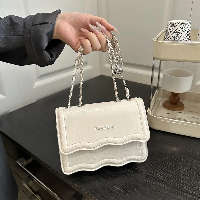 Women's White Square Chain Bag Light Luxury - Image 5