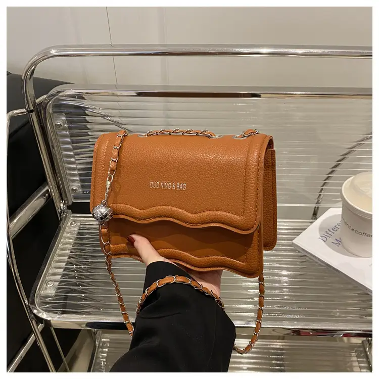 Women's White Square Chain Bag Light Luxury — feature 20