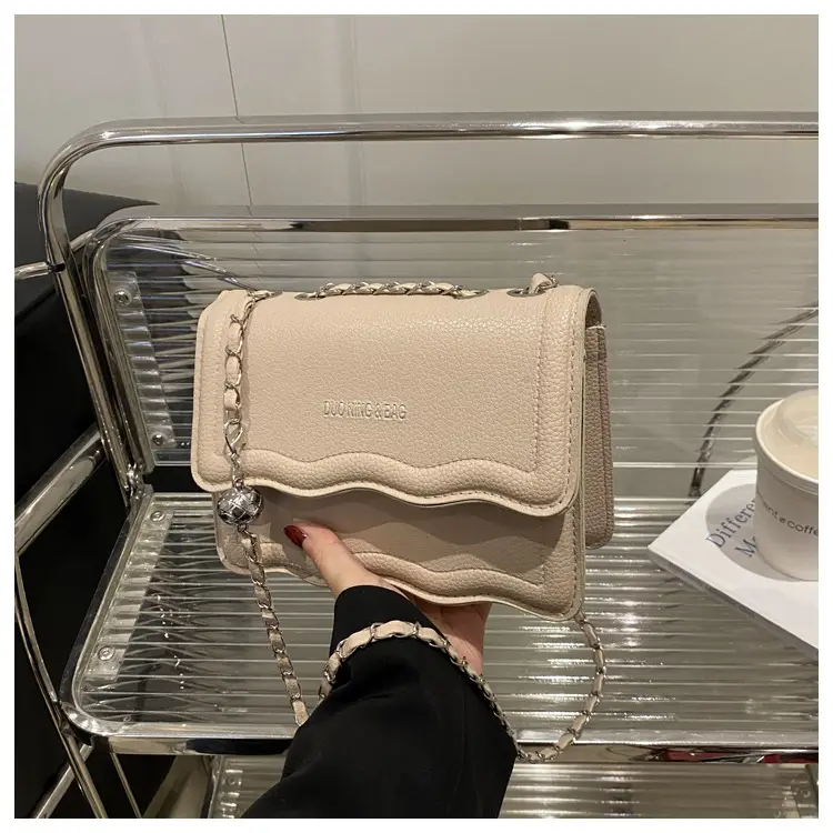 Women's White Square Chain Bag Light Luxury — feature 22