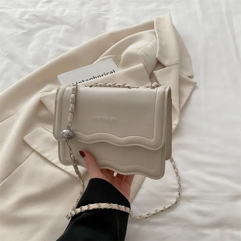 Women's White Square Chain Bag Light Luxury - Image 2