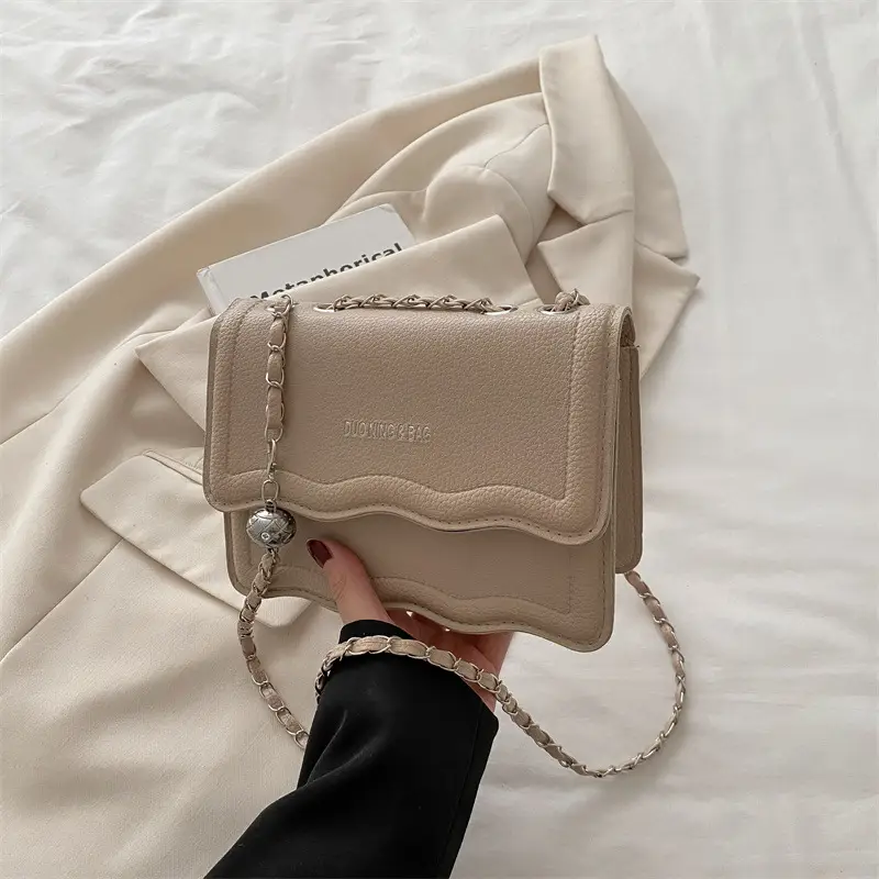 Women's White Square Chain Bag Light Luxury - Image 4