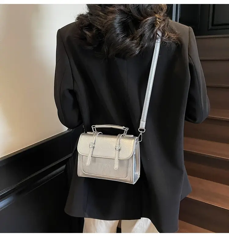 Retro Crossbody Bag Women 2026 New Niche Design — feature 15