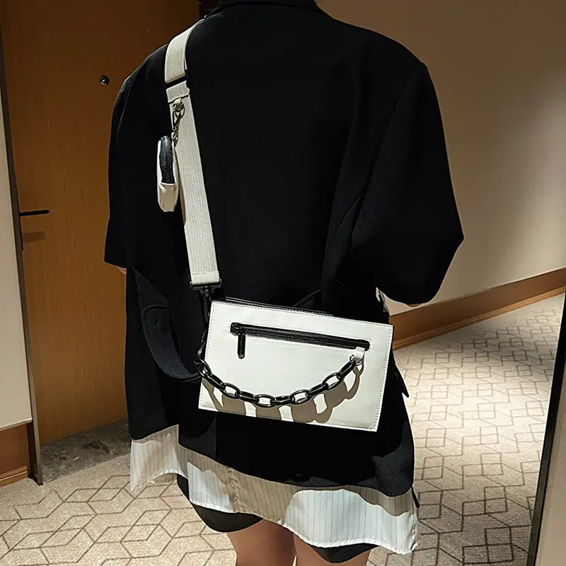 Black Chain Crossbody Bag for Women Casual Commute - Image 5