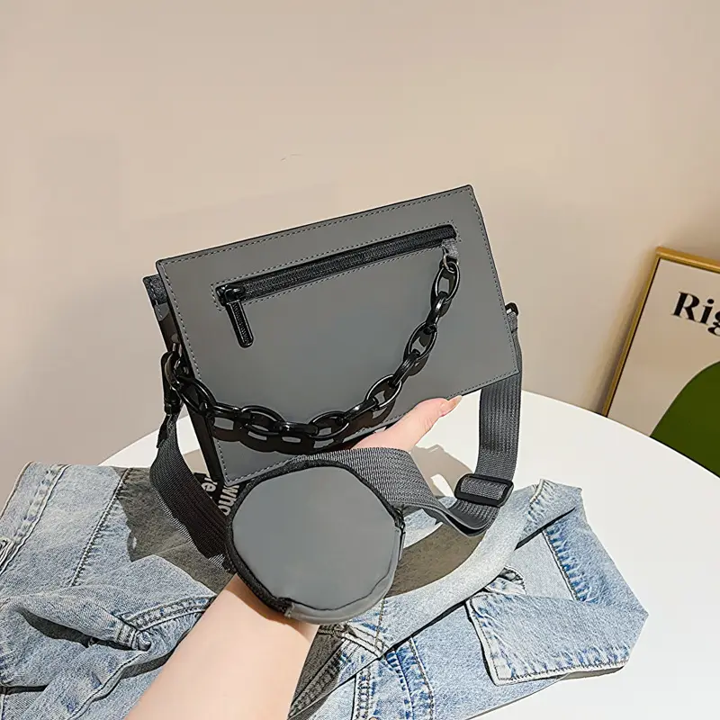 Black Chain Crossbody Bag for Women Casual Commute - Image 3