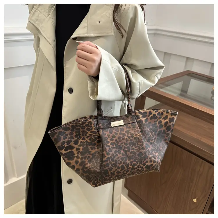 Leopard Print Women's Shoulder Bag 2025 Summer — feature 12