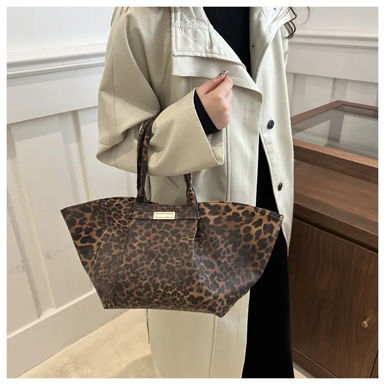 Leopard Print Women's Shoulder Bag 2025 Summer — feature 13