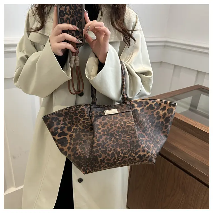 Leopard Print Women's Shoulder Bag 2025 Summer — feature 14