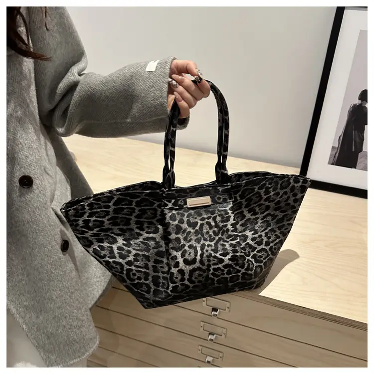 Leopard Print Women's Shoulder Bag 2025 Summer — feature 19