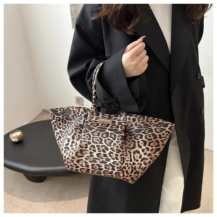 Leopard Print Women's Shoulder Bag 2025 Summer — feature 8