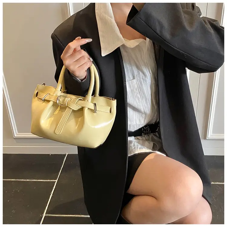 Women's Korean Style Handbag Beige Leather Bucket Bag — feature 18