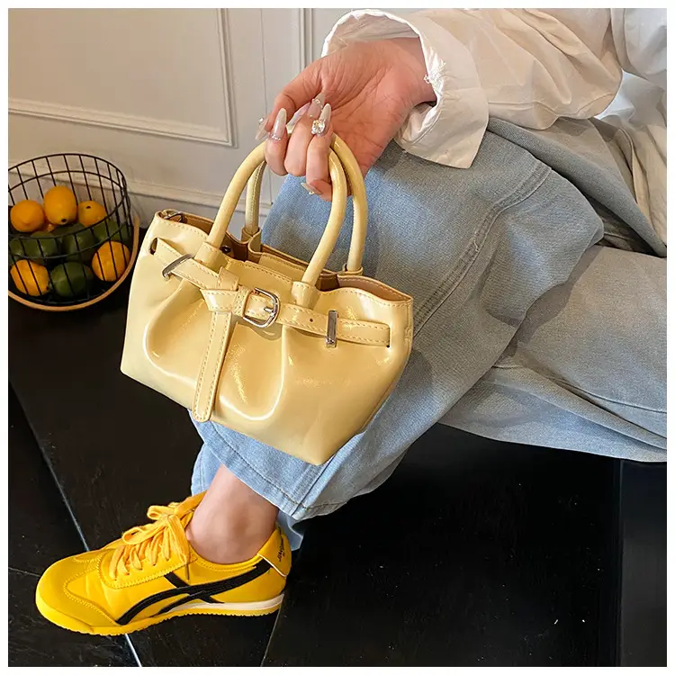 Women's Korean Style Handbag Beige Leather Bucket Bag — feature 43
