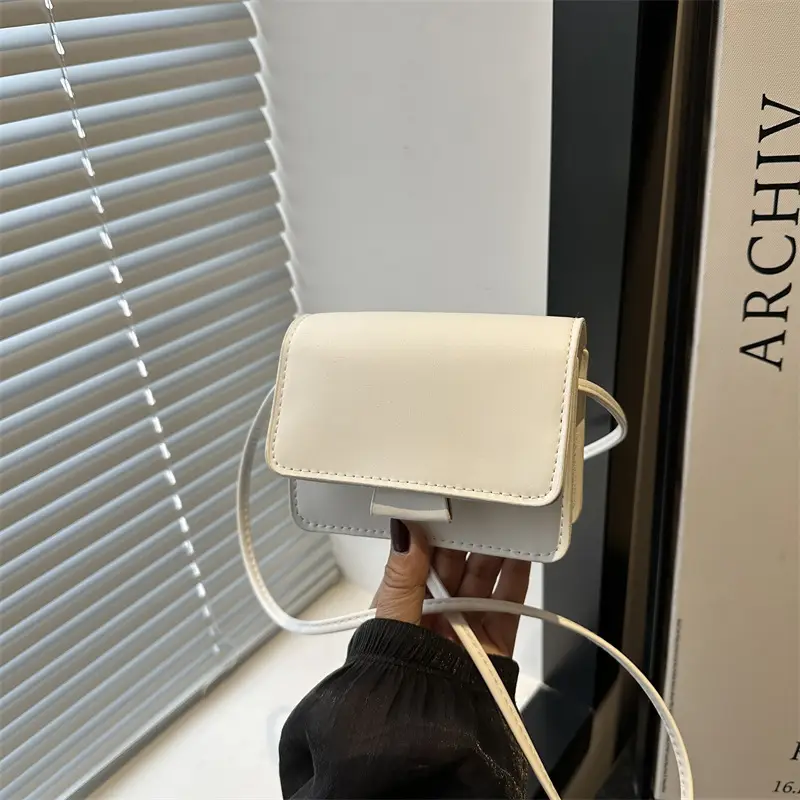 White Crossbody Bag for Girls, Light Luxury, Single Shoulder - Image 6