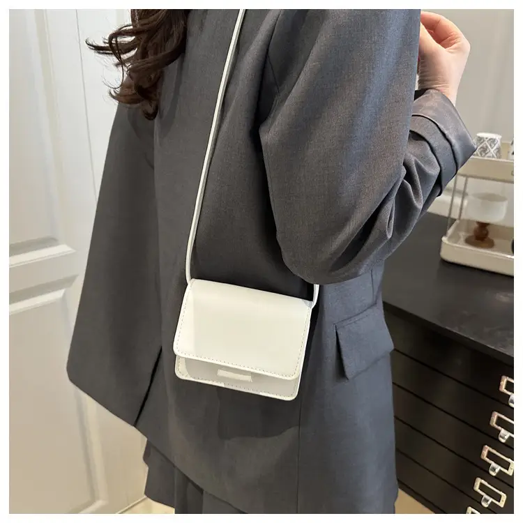 White Crossbody Bag for Girls, Light Luxury, Single Shoulder — feature 16