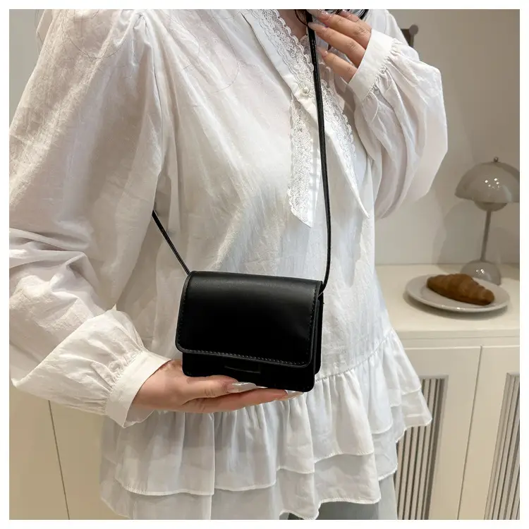 White Crossbody Bag for Girls, Light Luxury, Single Shoulder — feature 7