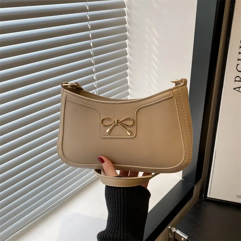 Elegant White Bow Shoulder Bag for Women - Image 6