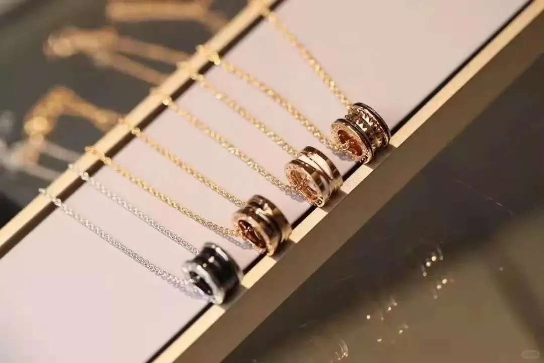 Plated Gold Ceramic Clavicle Necklace for Men Women — feature 3
