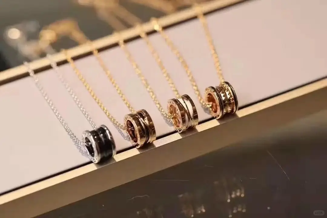 Plated Gold Ceramic Clavicle Necklace for Men Women — feature 5
