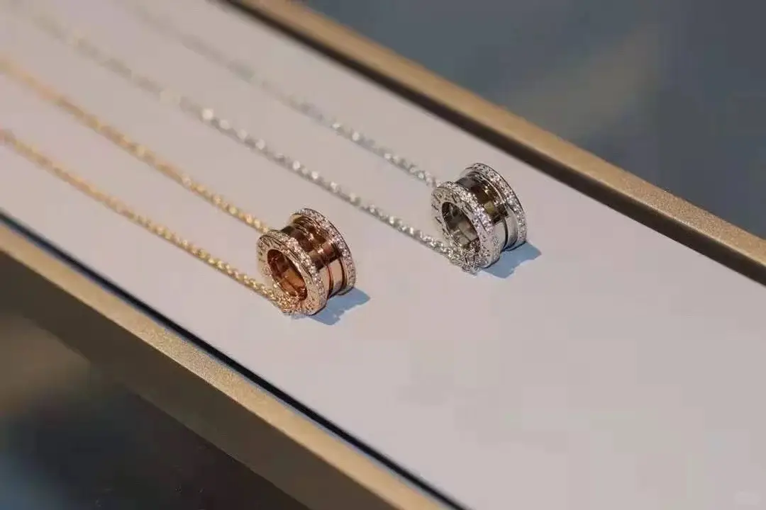 Plated Gold Ceramic Clavicle Necklace for Men Women — feature 6