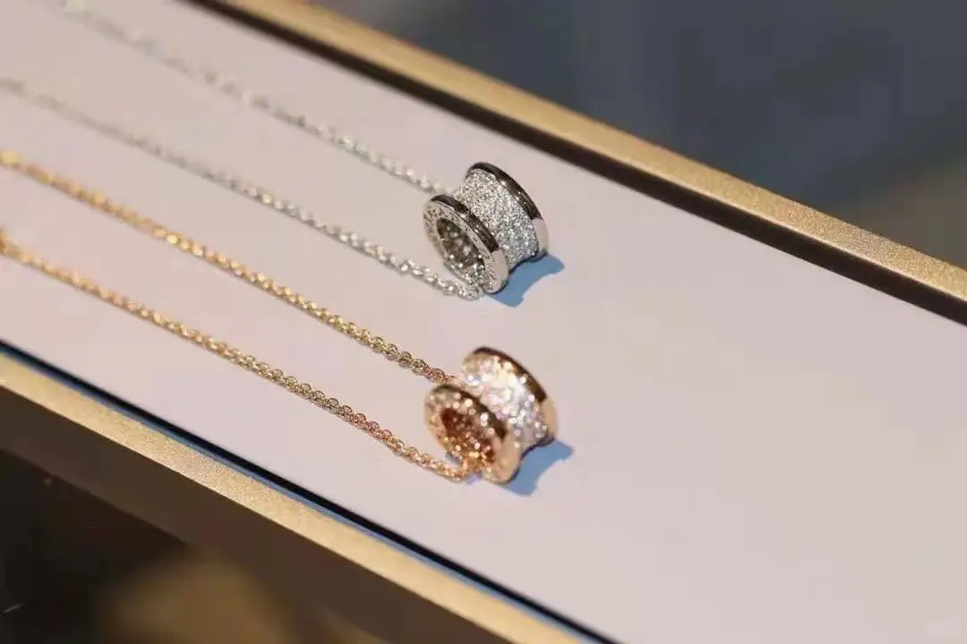 Plated Gold Ceramic Clavicle Necklace for Men Women — feature 7