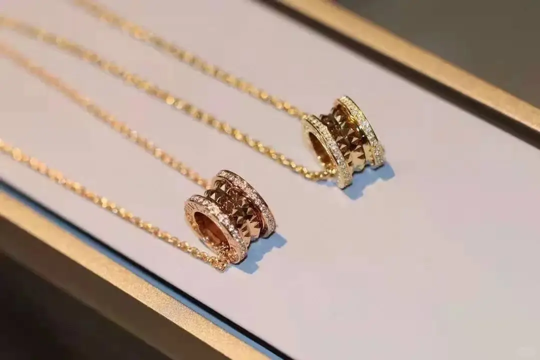 Plated Gold Ceramic Clavicle Necklace for Men Women — feature 8