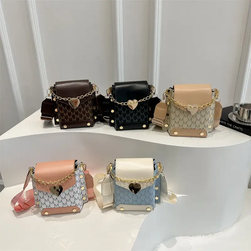 Crossbody Phone Bag for Women with Chain Strap - Image 9
