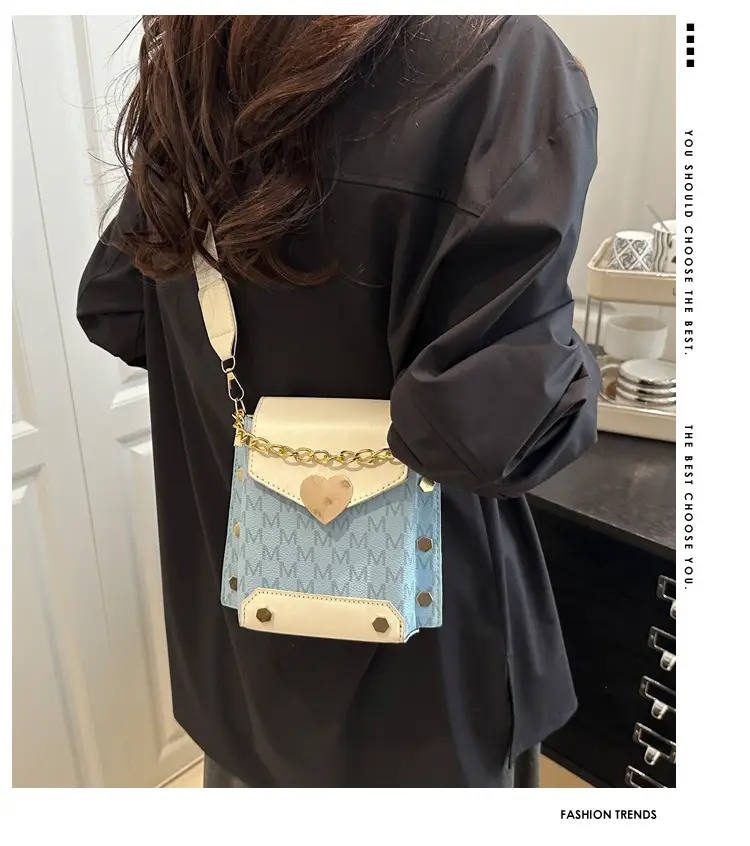Crossbody Phone Bag for Women with Chain Strap — feature 2