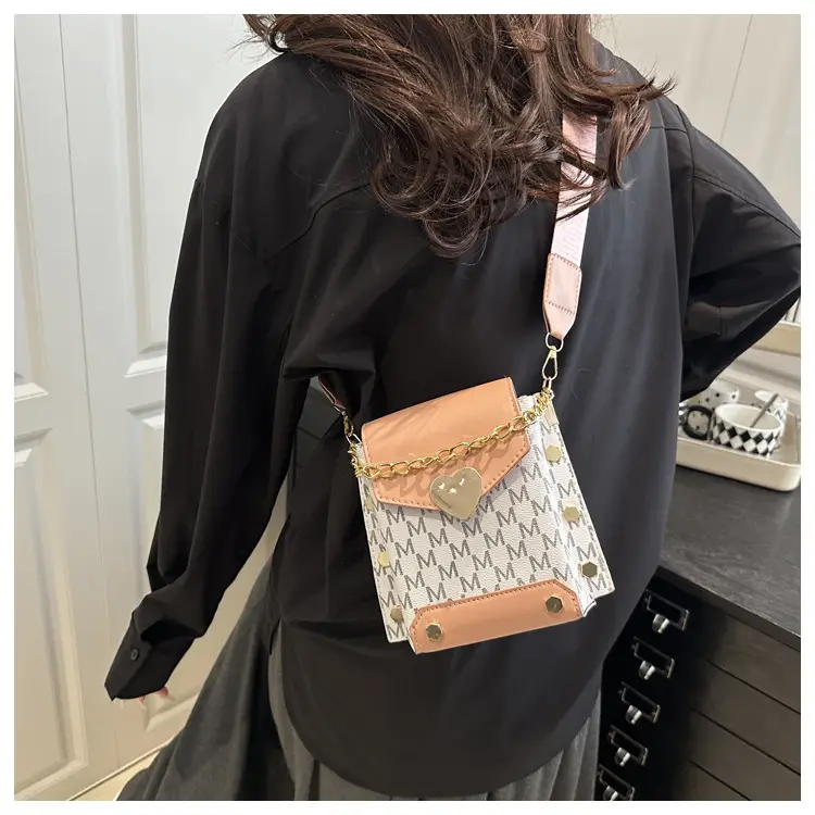 Crossbody Phone Bag for Women with Chain Strap — feature 22
