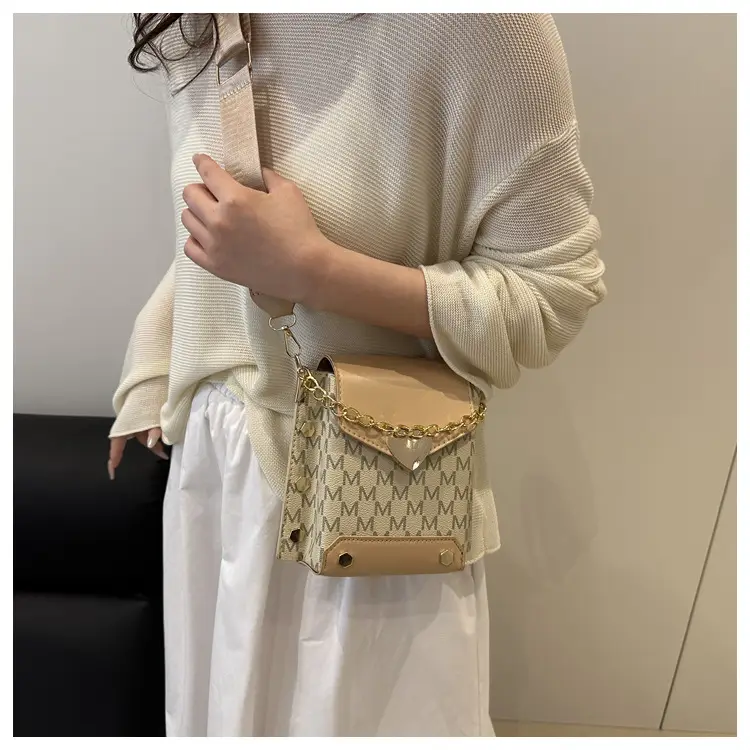 Crossbody Phone Bag for Women with Chain Strap — feature 26