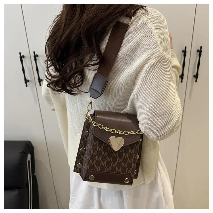 Crossbody Phone Bag for Women with Chain Strap — feature 27