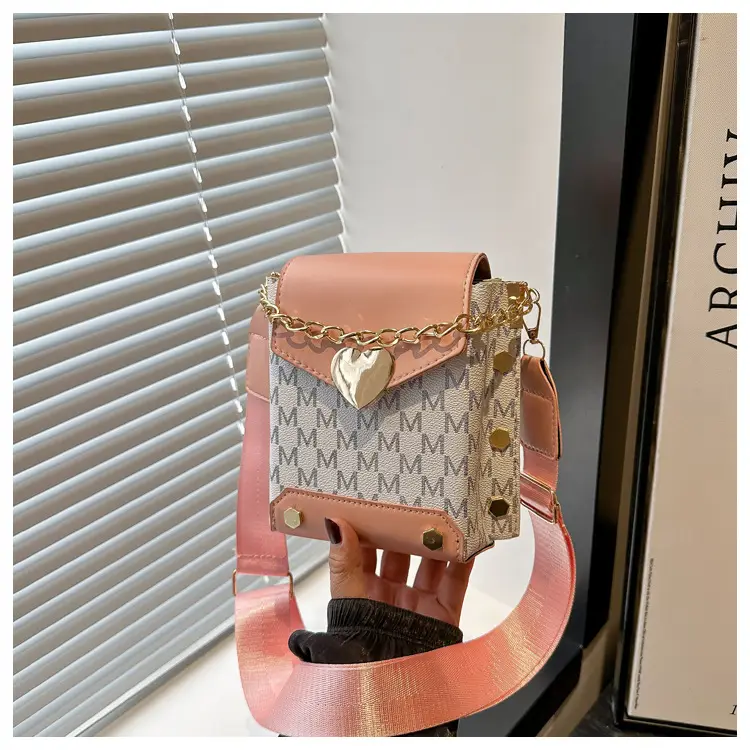 Crossbody Phone Bag for Women with Chain Strap — feature 9