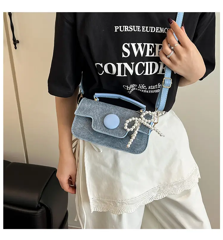 Women's 2025 Spring New Square Handbag with Pearl Chain — feature 1