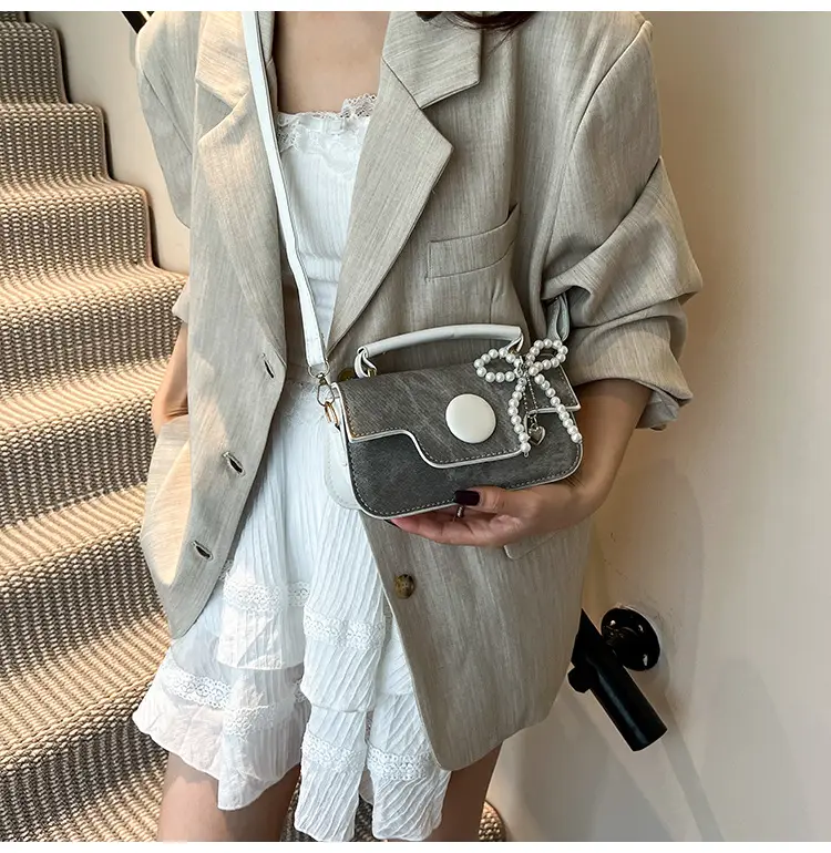 Women's 2025 Spring New Square Handbag with Pearl Chain — feature 11
