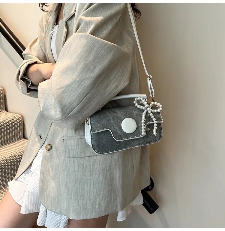 Women's 2025 Spring New Square Handbag with Pearl Chain — feature 13