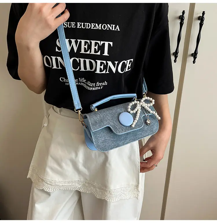Women's 2025 Spring New Square Handbag with Pearl Chain — feature 6