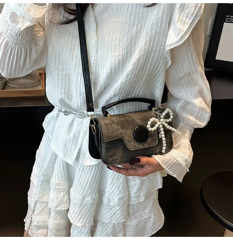 Women's 2025 Spring New Square Handbag with Pearl Chain — feature 9